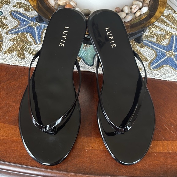 Brand New Lufie Essential Patent Black Flat Flip Flop Sandal + Comfort Thongs - Picture 1 of 10